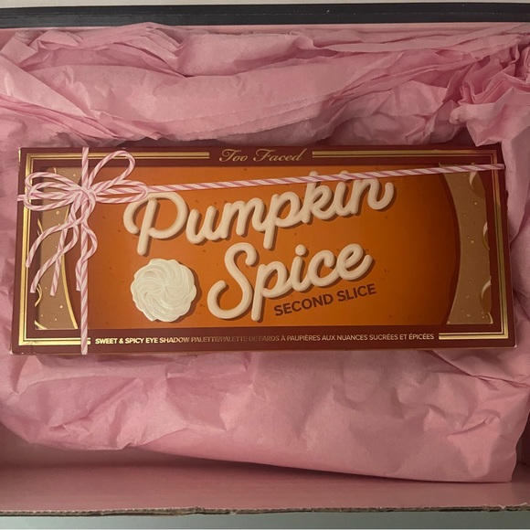 Too Faced Bundle: Pumpkin Spice Palette and Triple Scoop Highlighter - Picture 5 of 7
